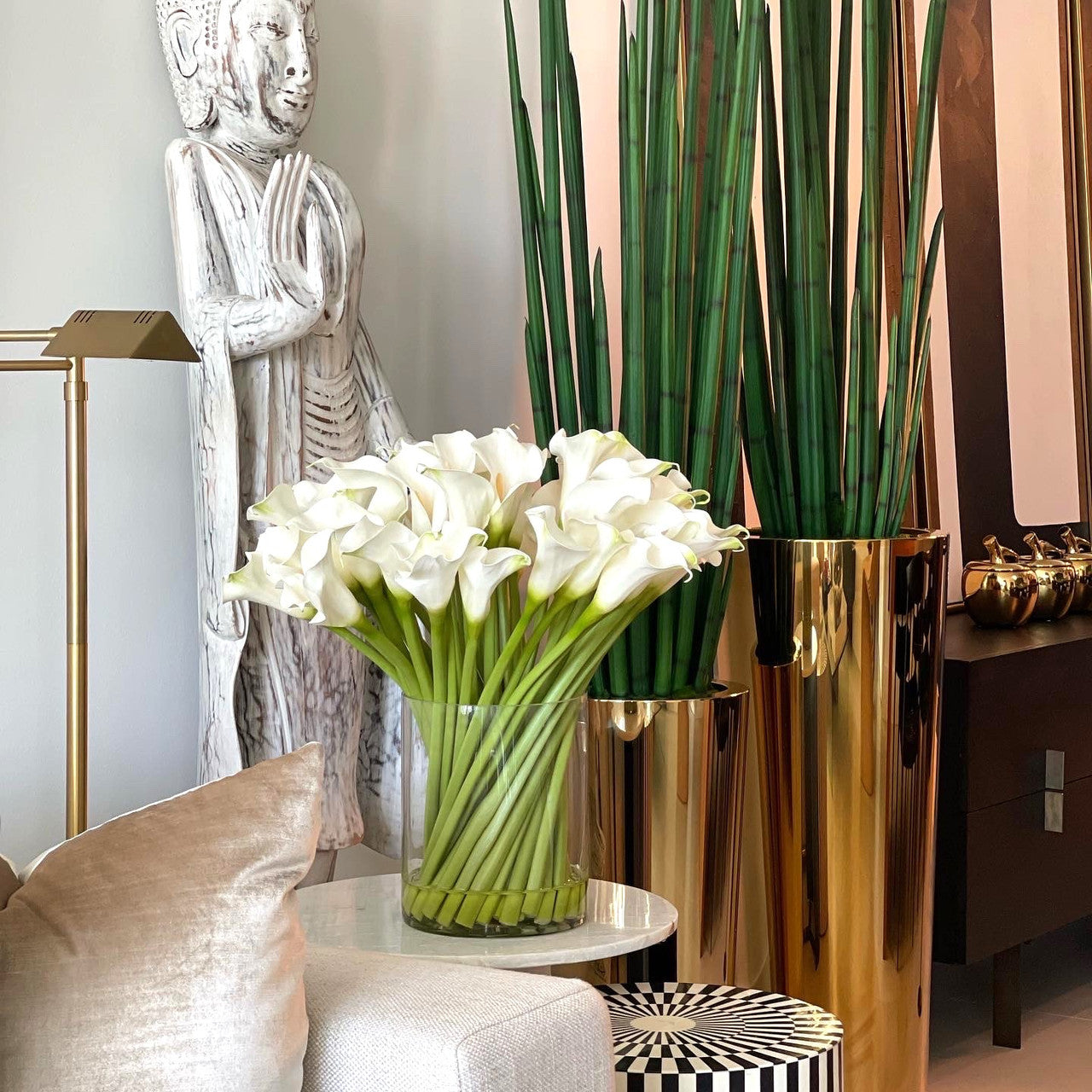 Cala Lilies in a 25 cm Glass Cylinder