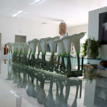 White Callas Glass Plate Planter